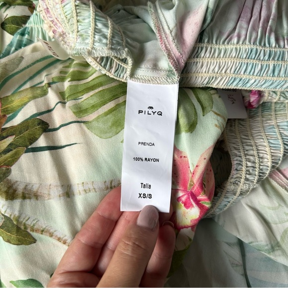 Floral Off-Shoulder Maxi Dress size XS/S - Picture 8 of 9